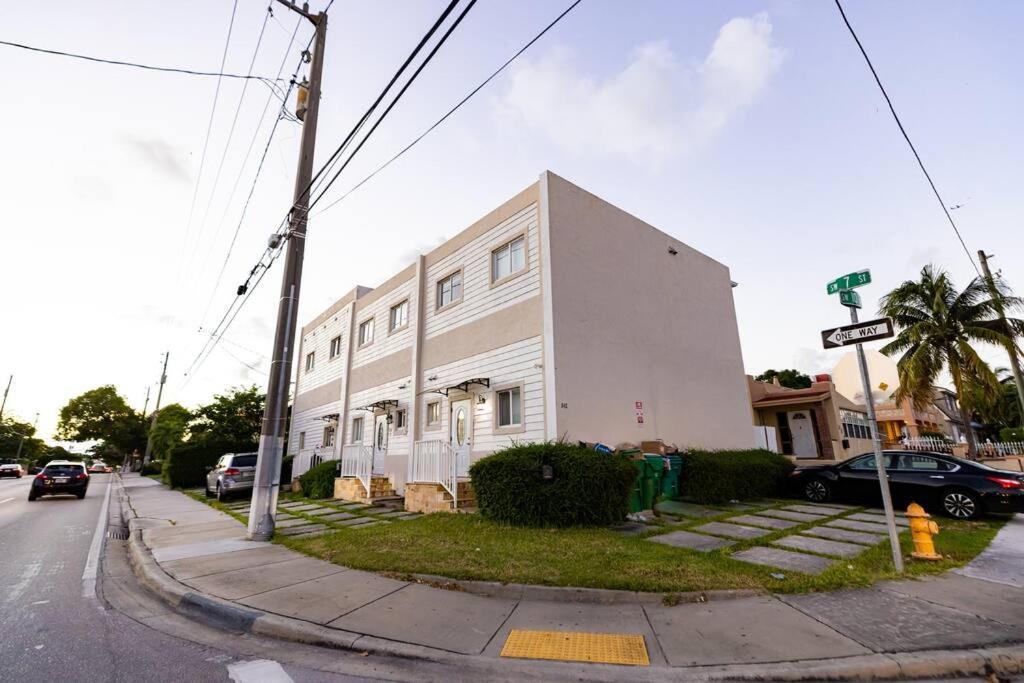 Comfortable 4Br Townhome At Calle 8 마이애미 외부 사진